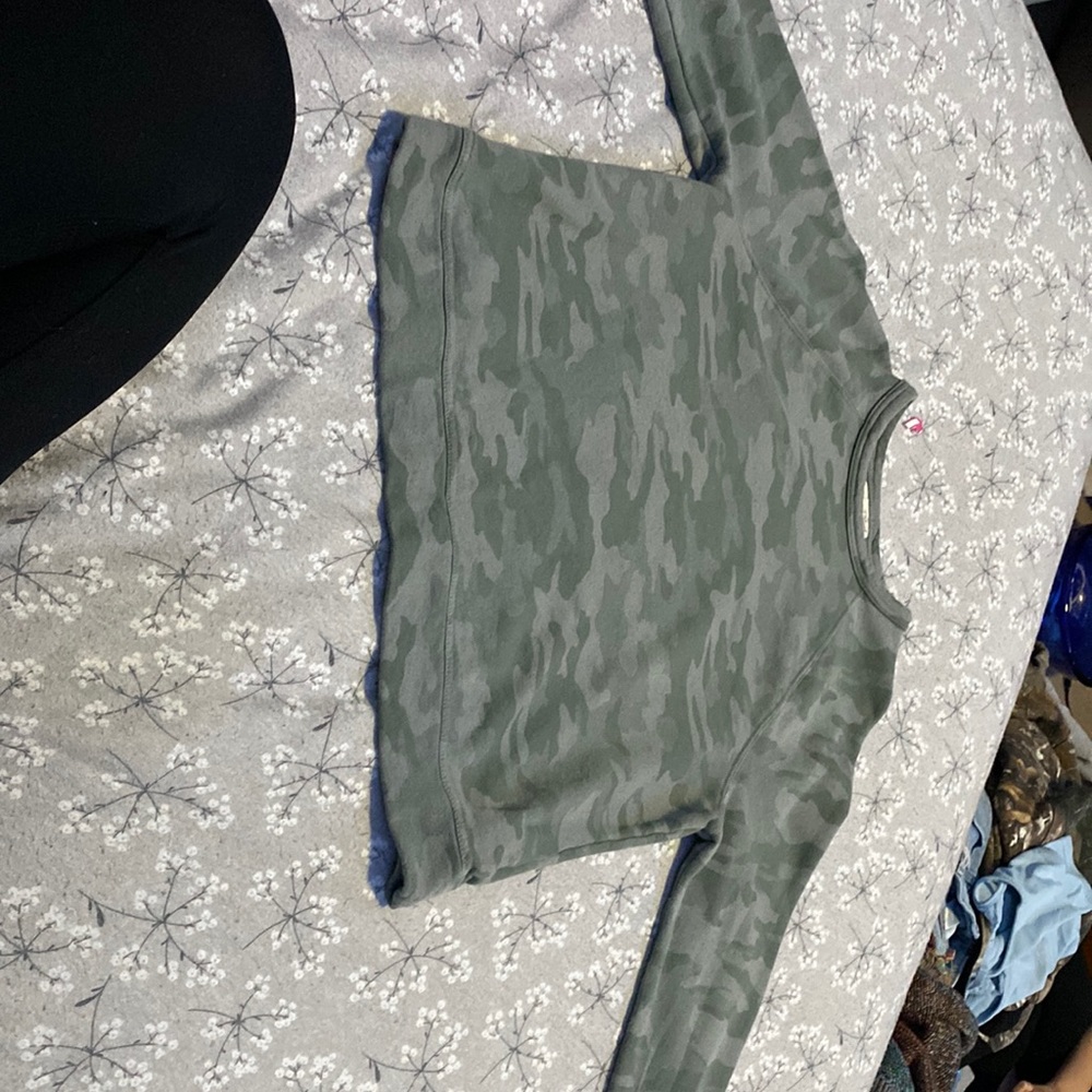 CAMO long sleeve shirt!!!, super warm and comfortable.